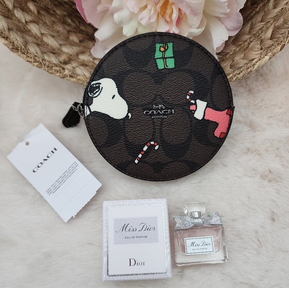 ❤️Bundle Coach Round Coin Case Snoopy and [Dior mini perfume] - Picture 7 of 7